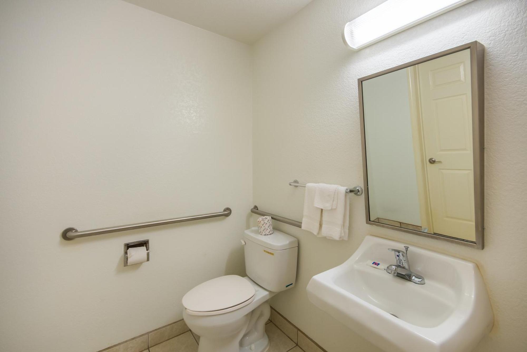 Americas Best Value Inn & Suites همبل المظهر الخارجي الصورة